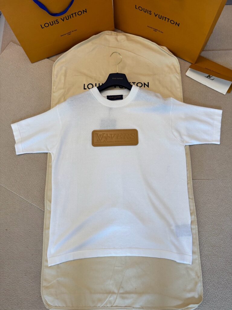 ルイ・ヴィトン「Louis Vuitton」VVN レザー・パッチ ニット Tシャツ