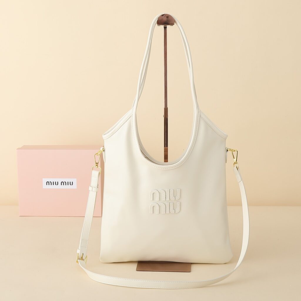 ミュウミュウ アイビー レザー レギュラーバッグ「Ivy Bag」