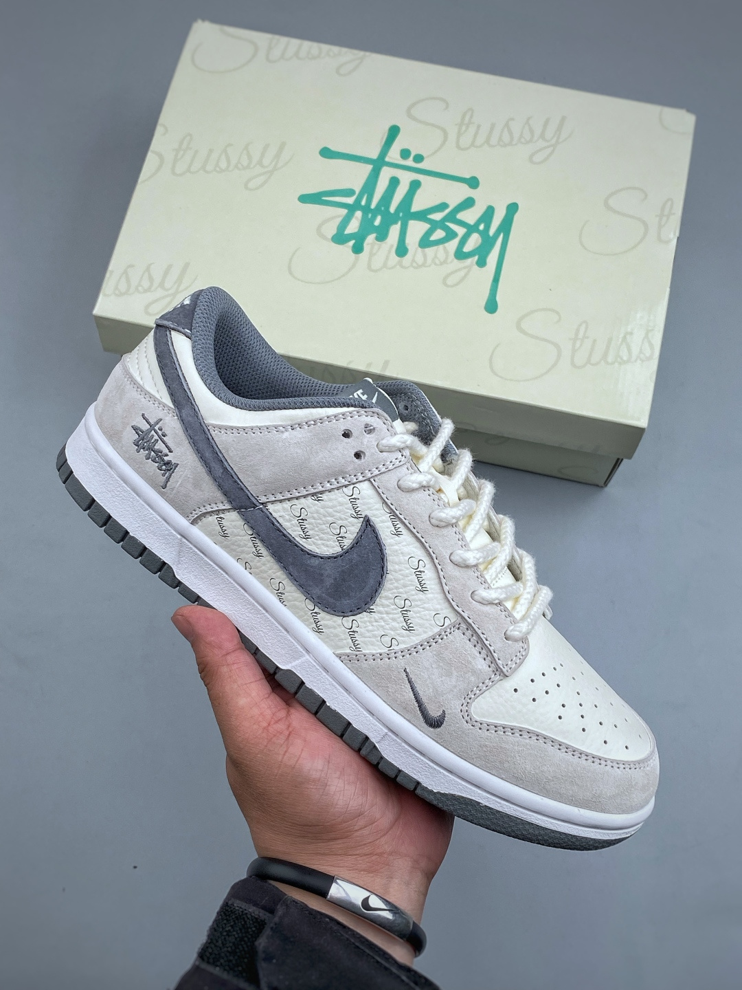 ナイキ SB ダンク ロー ローカット カジュアルスニーカー「限定コラボモデル」