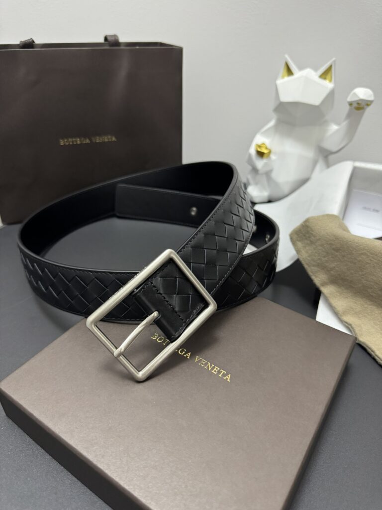 【ブランド品入庫】Bottega Veneta 上質素材ラグジュアリーベルト「全長約 100cm」