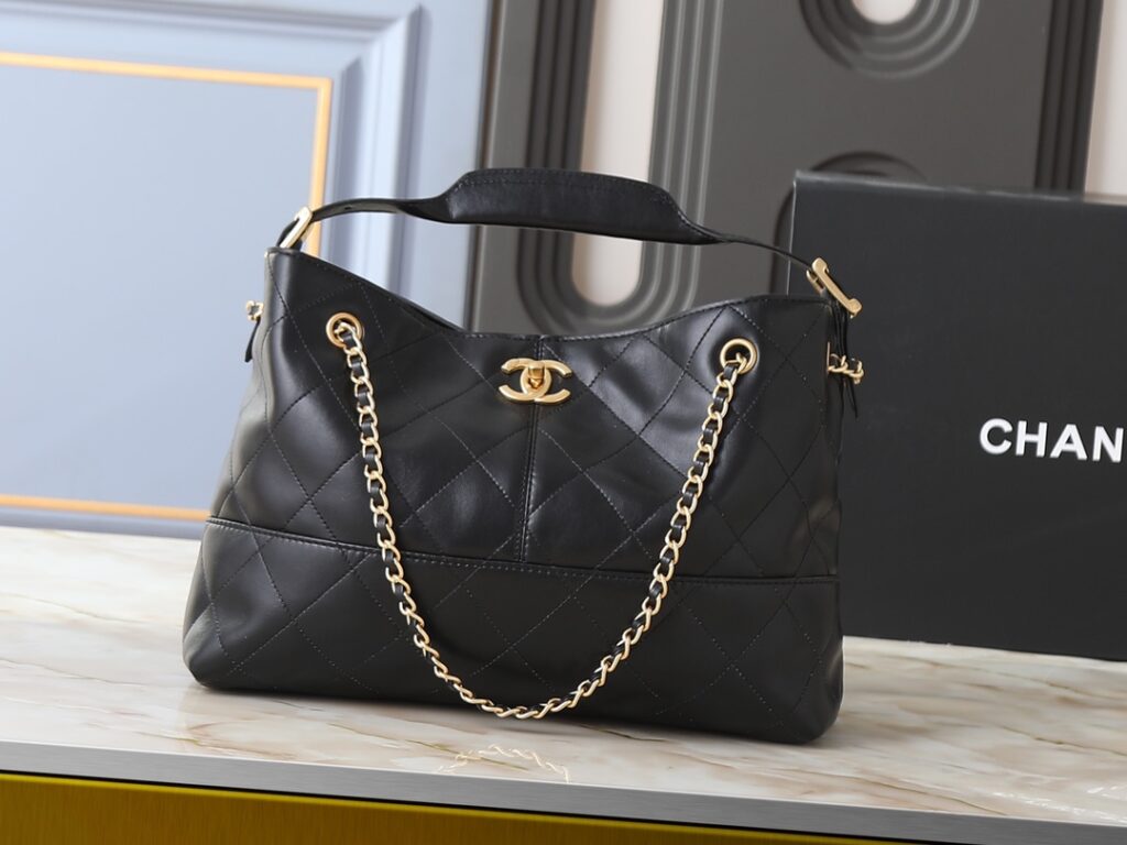 シャネル スモール ショッピングバッグ「Shopping Bag」