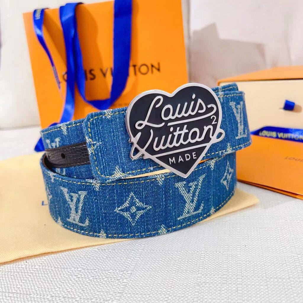 ルイ・ヴィトン「Louis Vuitton」ベルト・LV イニシャル 40MM
