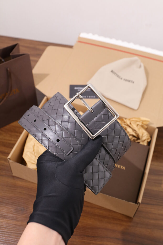 【ブランド品入庫】Bottega Veneta 上質素材ラグジュアリーベルト「全長約 100cm」