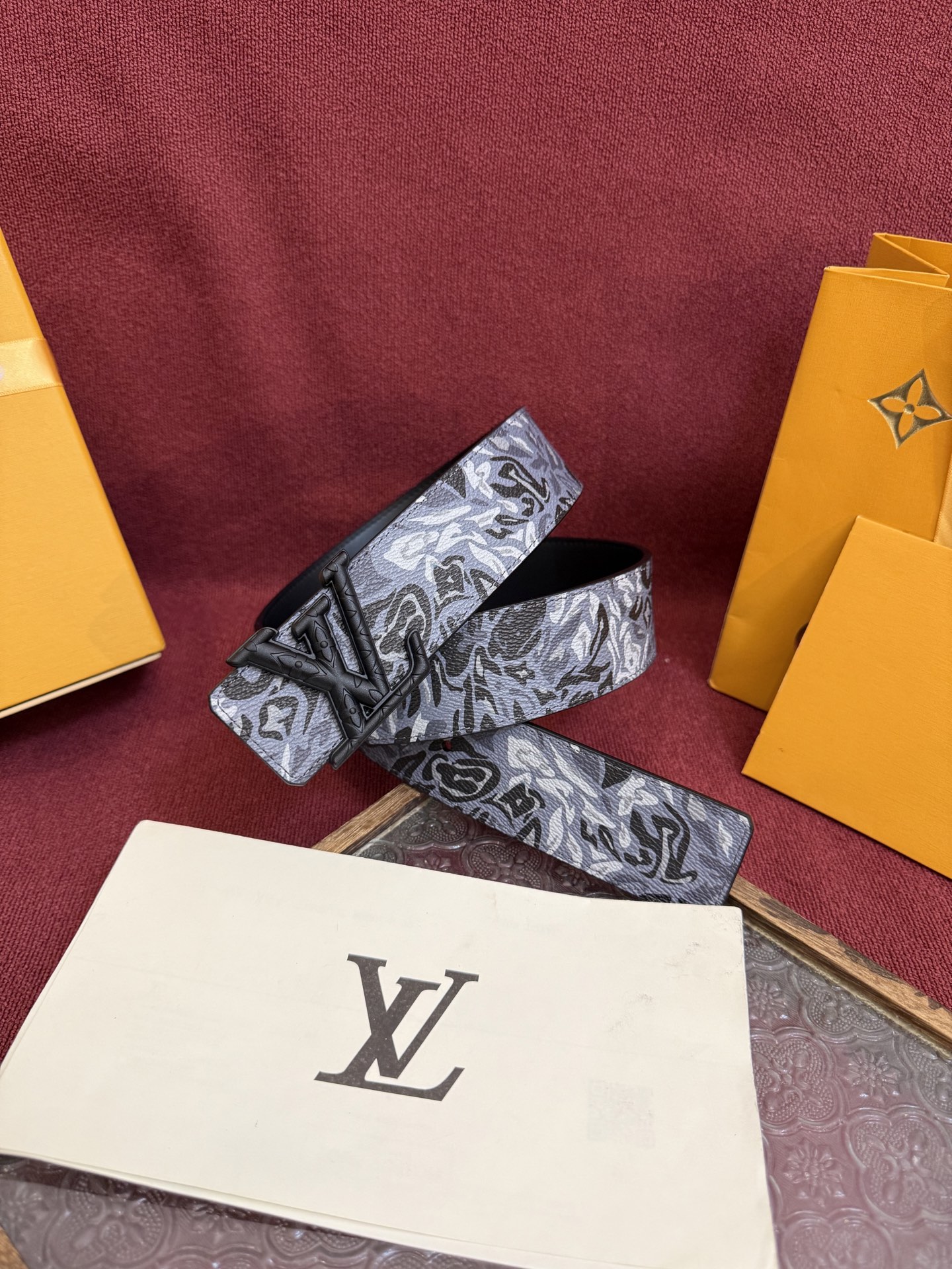 【日本未入荷】ルイヴィトン LV Dimension 両面使いベルト 40mm(全長約 100cm)