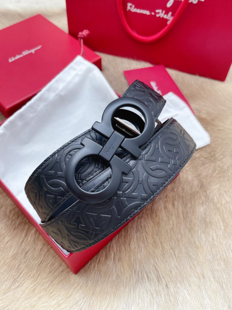 【新規倉庫入り】Salvatore Ferragamo 職人仕上げ高級ベルト「全長約 100cm」
