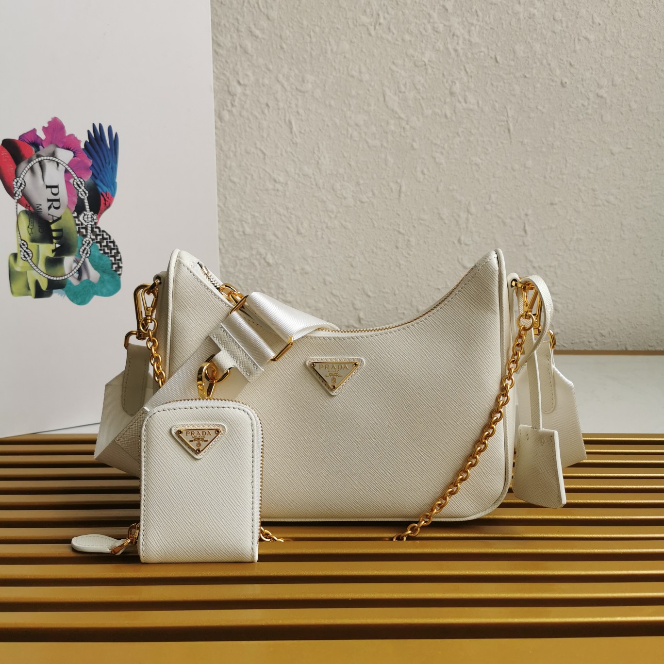 プラダ「Prada」ナイロン ホーボー ショルダーバッグ