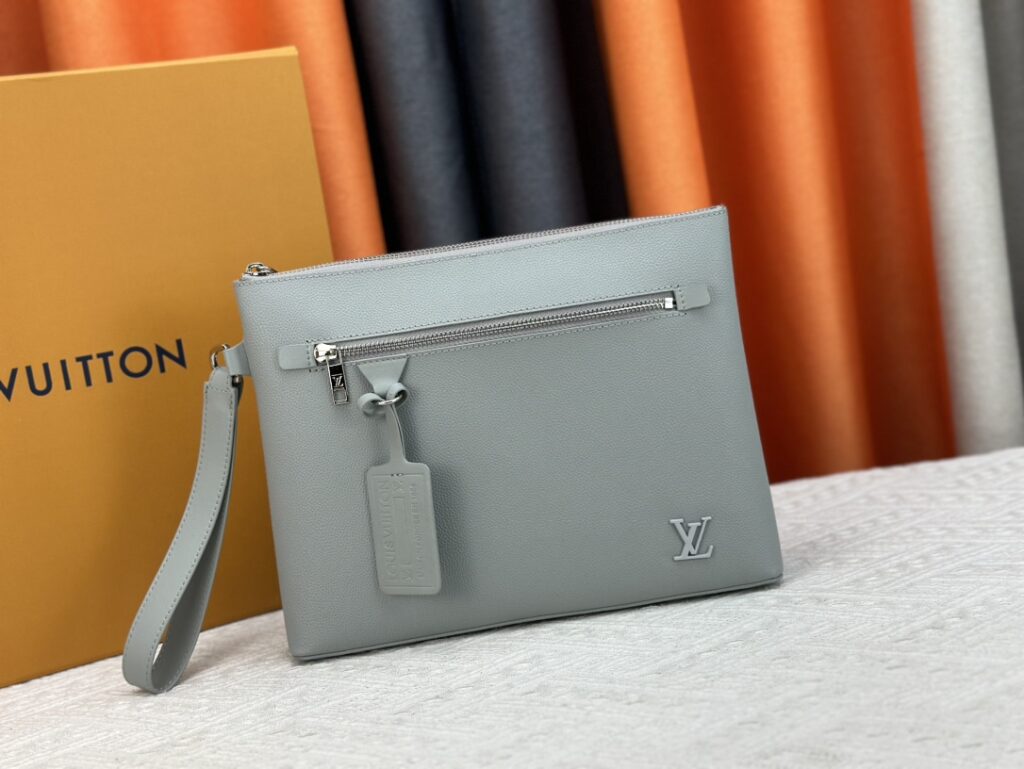 ルイ・ヴィトン「Louis Vuitton」テイクオフ･ポーチ