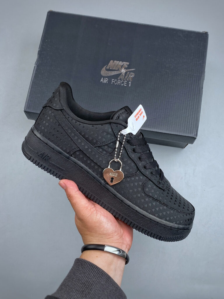 ナイキ エア フォース 1 トレンドスニーカー「Nike Air Force 1」