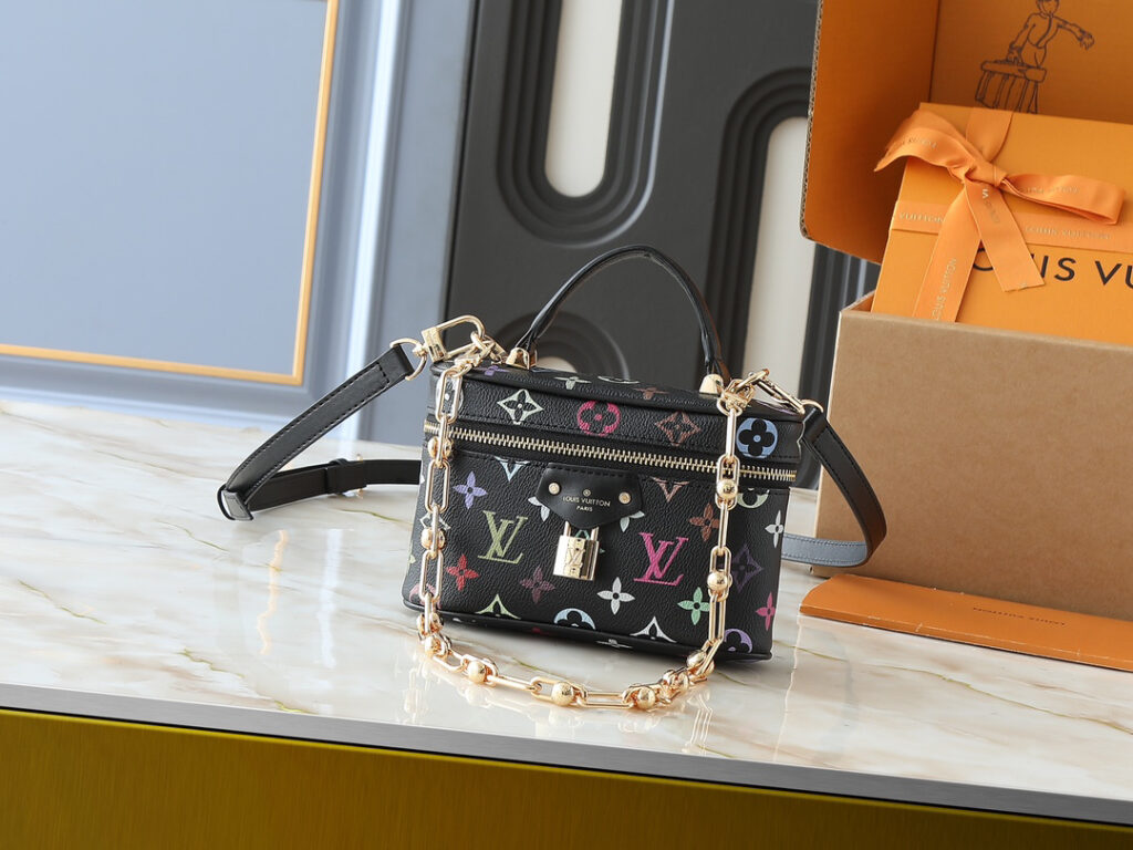 ルイ・ヴィトン LV x TM ヴァニティ･チェーン ポーチ