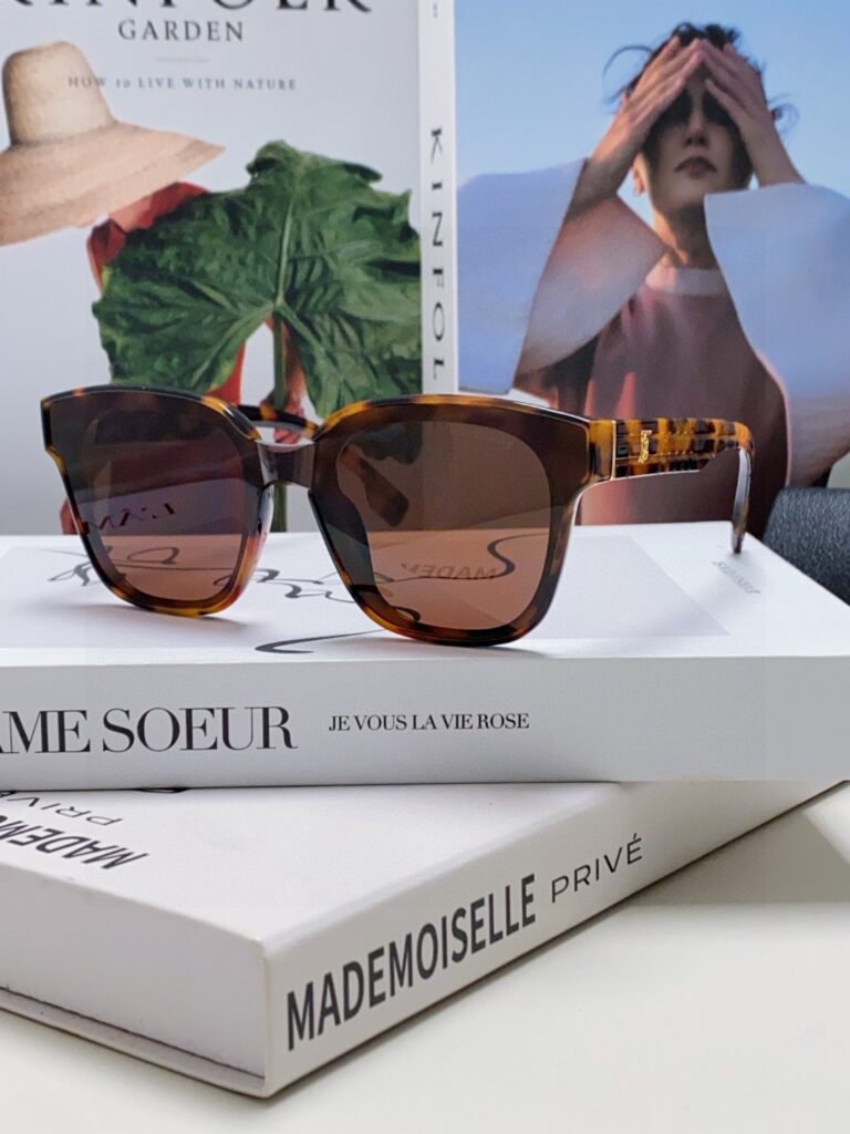 【店頭新登場】Burberry ブリティッシュデザインサングラス「アウトドア適合」