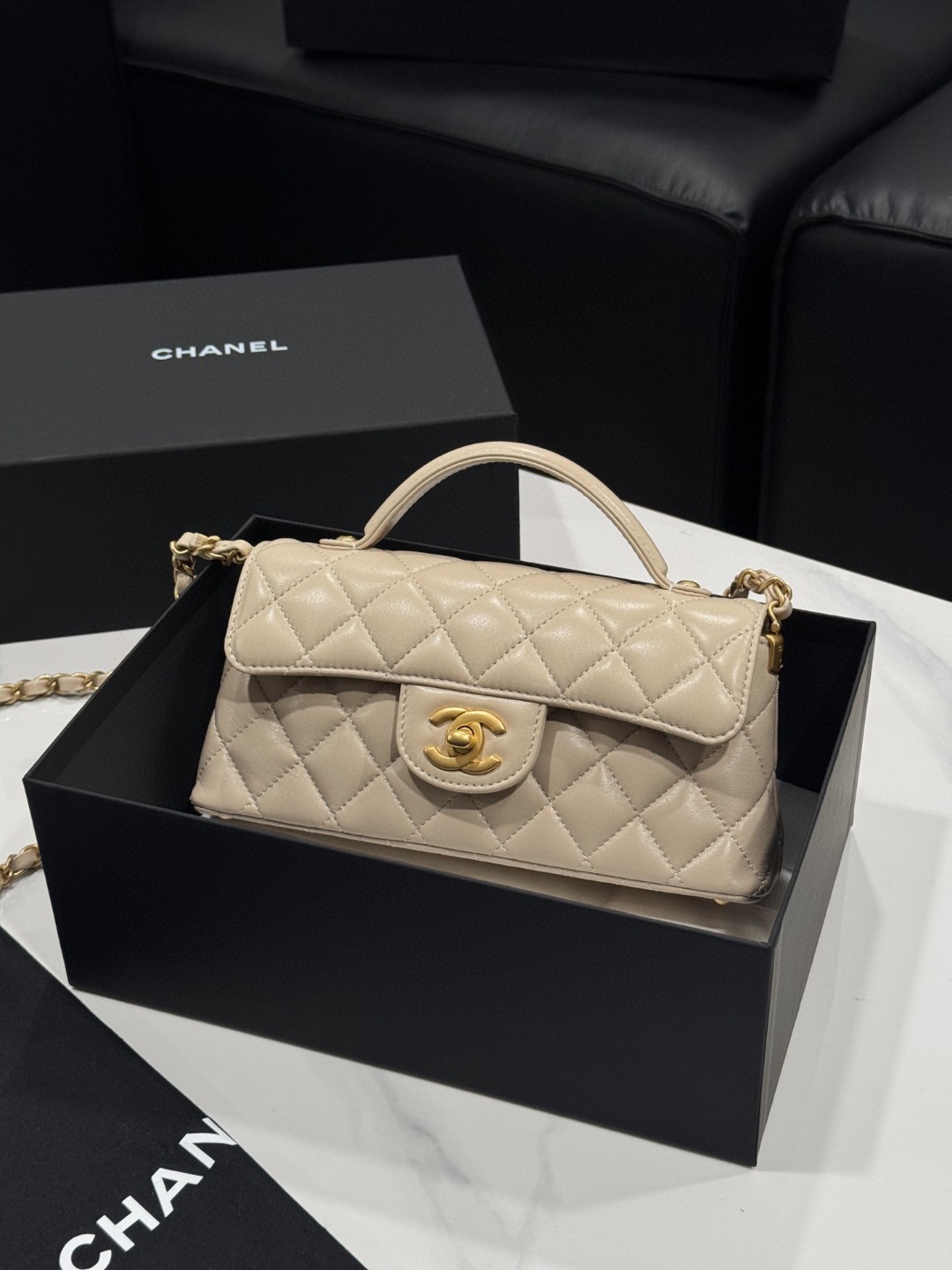 シャネル「Chanel」2025 サマー ブラック&ゴールド ケリーバッグ