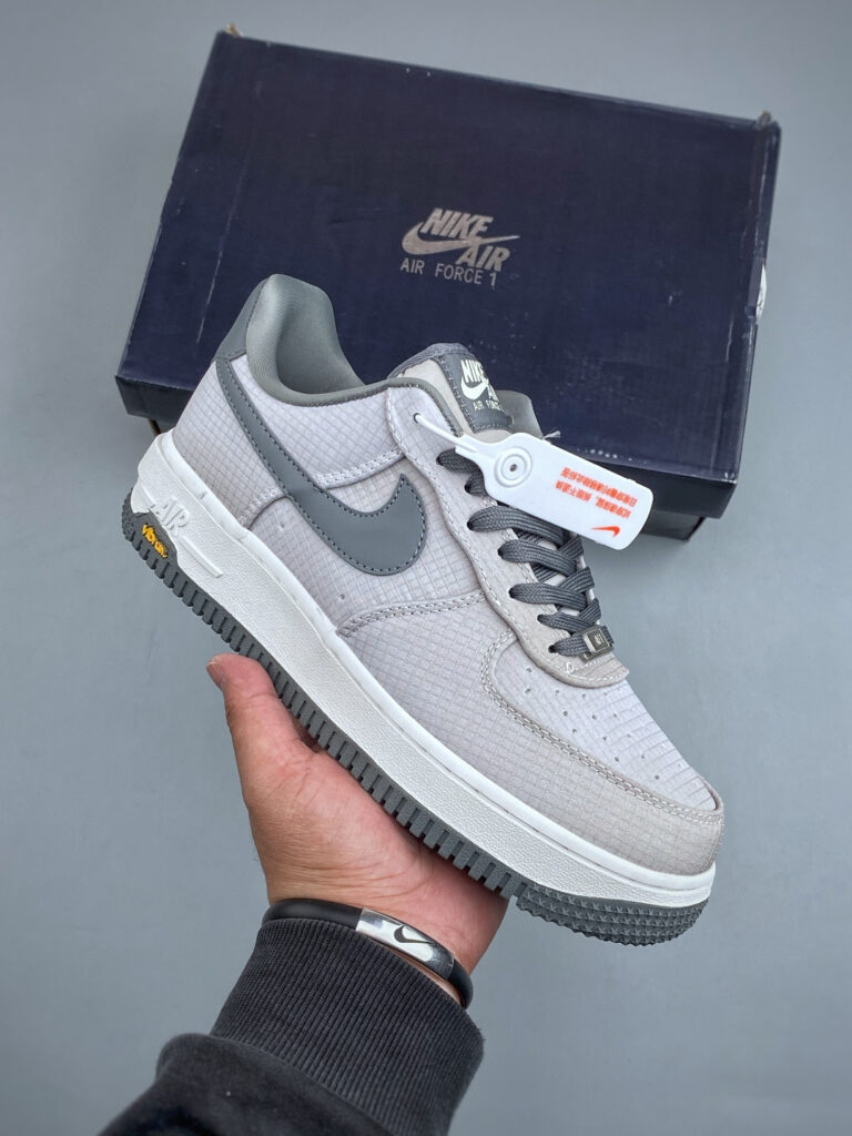 ナイキ エア フォース 1 トレンドスニーカー「Nike Air Force 1」