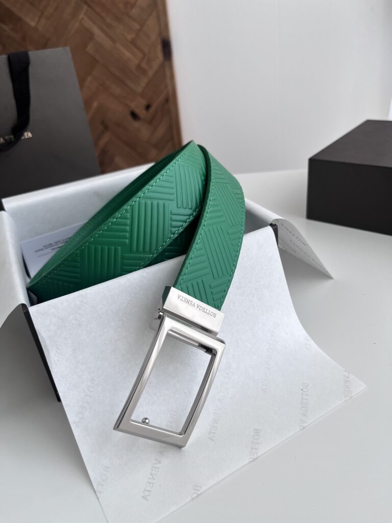 【ブランド品入庫】Bottega Veneta 上質素材ラグジュアリーベルト「全長約 100cm」