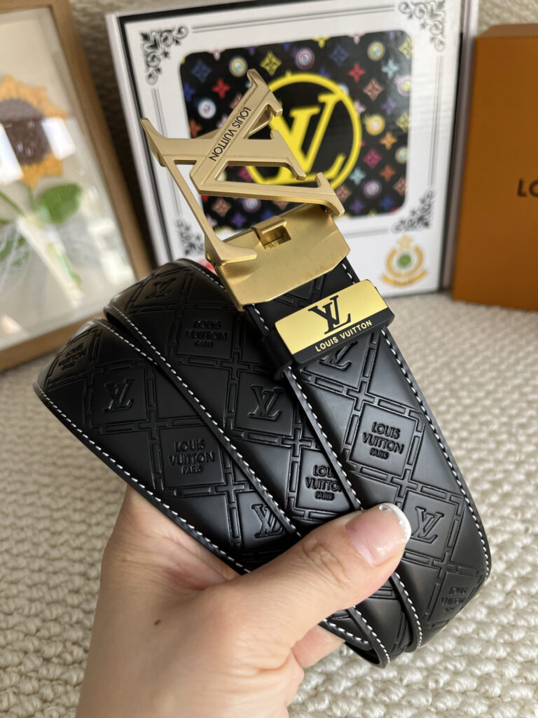 【新商品入荷】Louis Vuitton クラシックハイクオリティベルト「全長約 100cm」