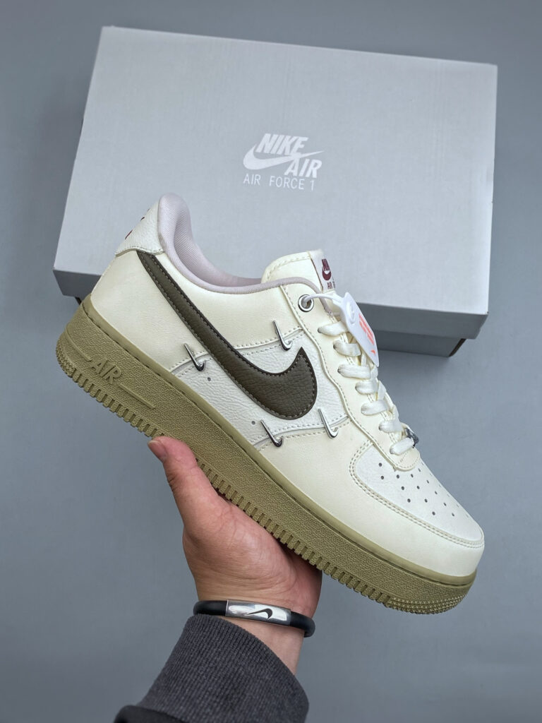 ナイキ エア フォース 1 トレンドスニーカー「Nike Air Force 1」