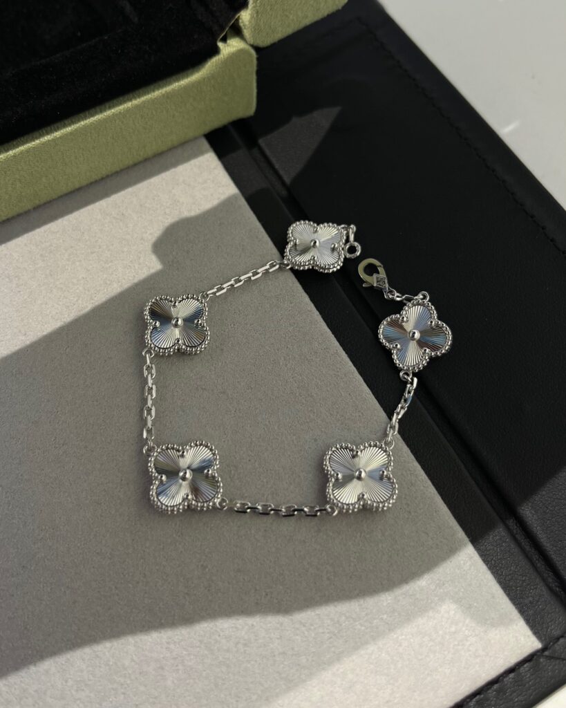 ヴァン クリーフ&アーペル「Van Cleef & Arpels」 Vintage Alhambra™ レーザーカット ファイブリーフ ブレスレット19cm
