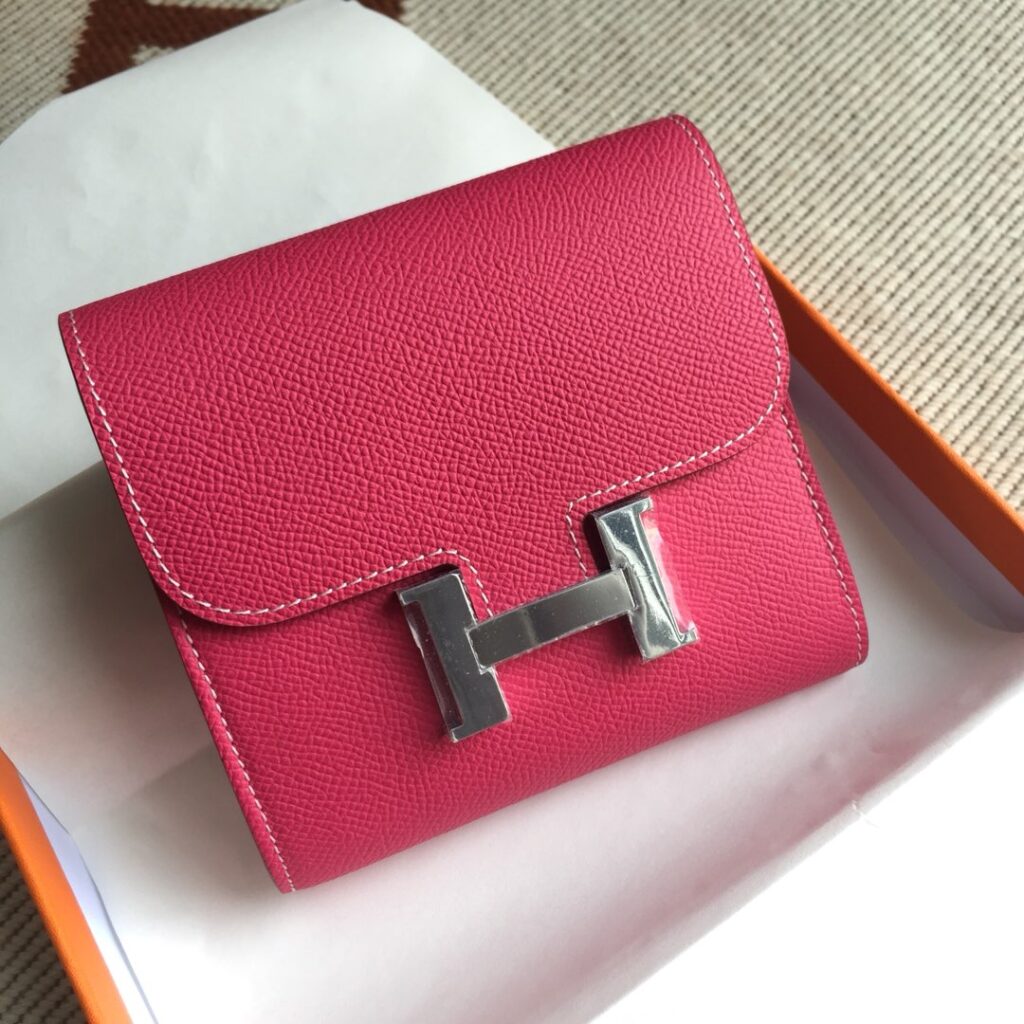 【希少入荷】エルメス Constance Compact 二つ折り短財布「携帯便利」