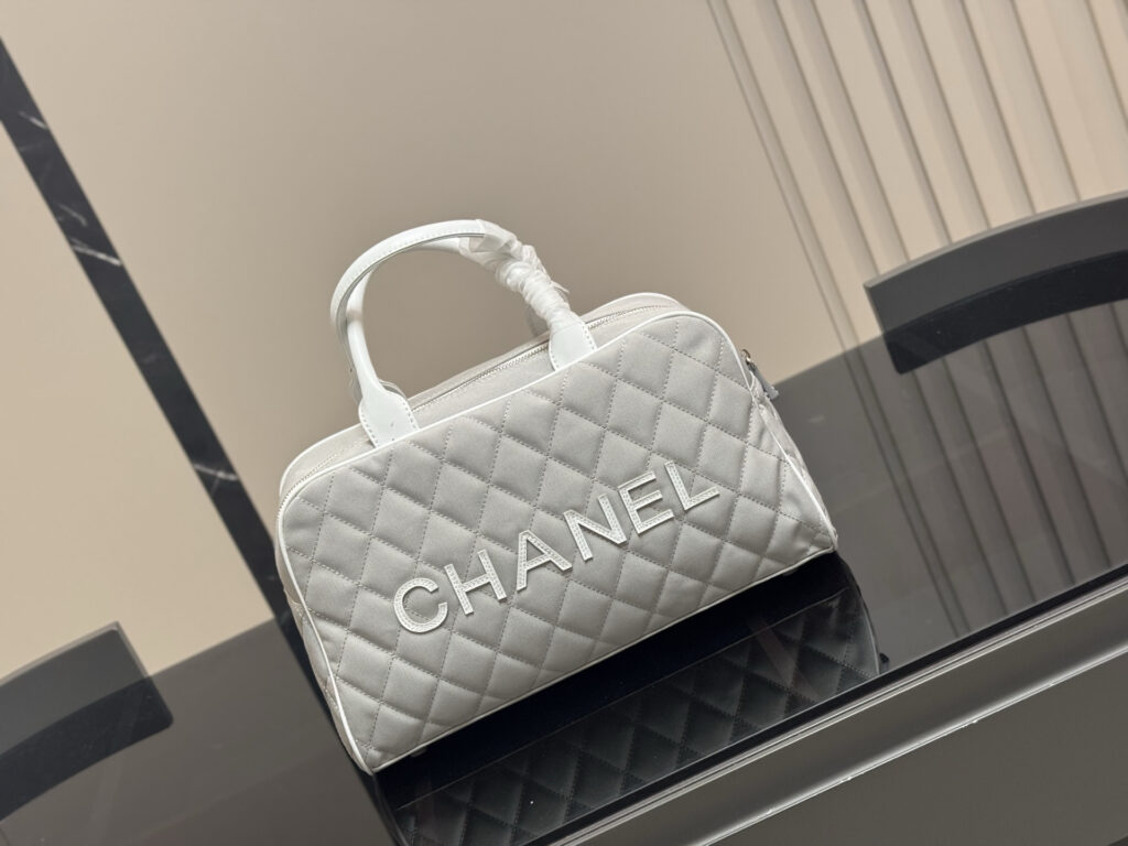 シャネル「Chanel」 デニム ボウリングバッグ