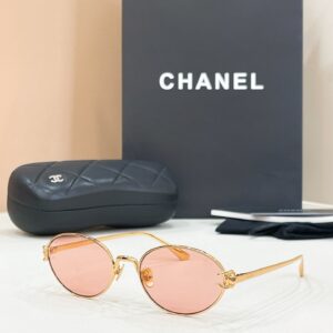 【新作到着】Chanel ハイセンスデザインサングラス「遮光レンズ搭載」