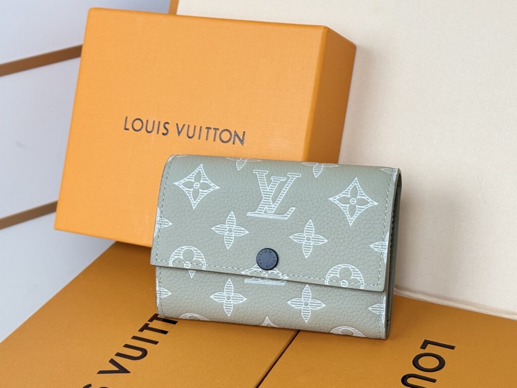 ルイ・ヴィトン「Louis Vuitton」ヴィクター･ウォレット