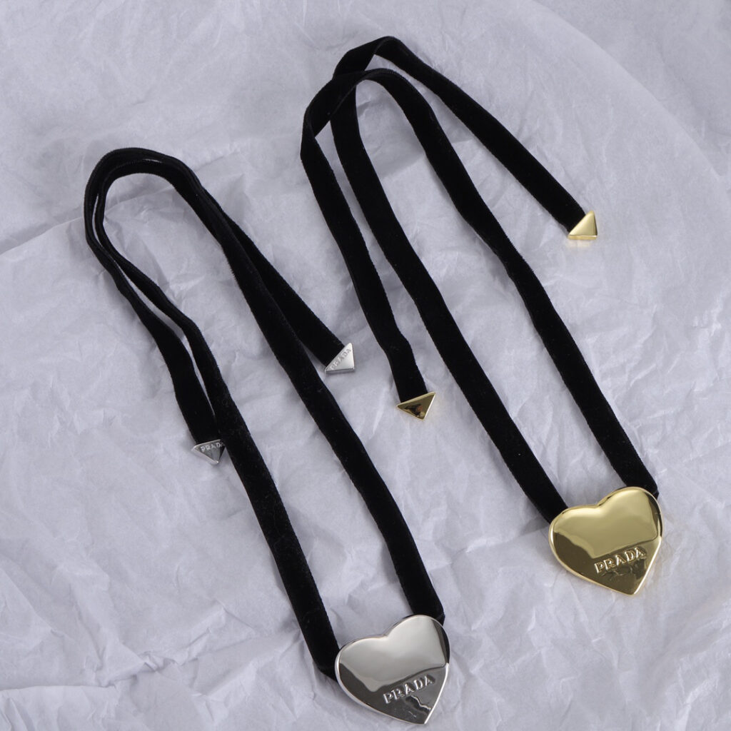 プラダ「Prada」Re-Nylon リボンチョーカーネックレス