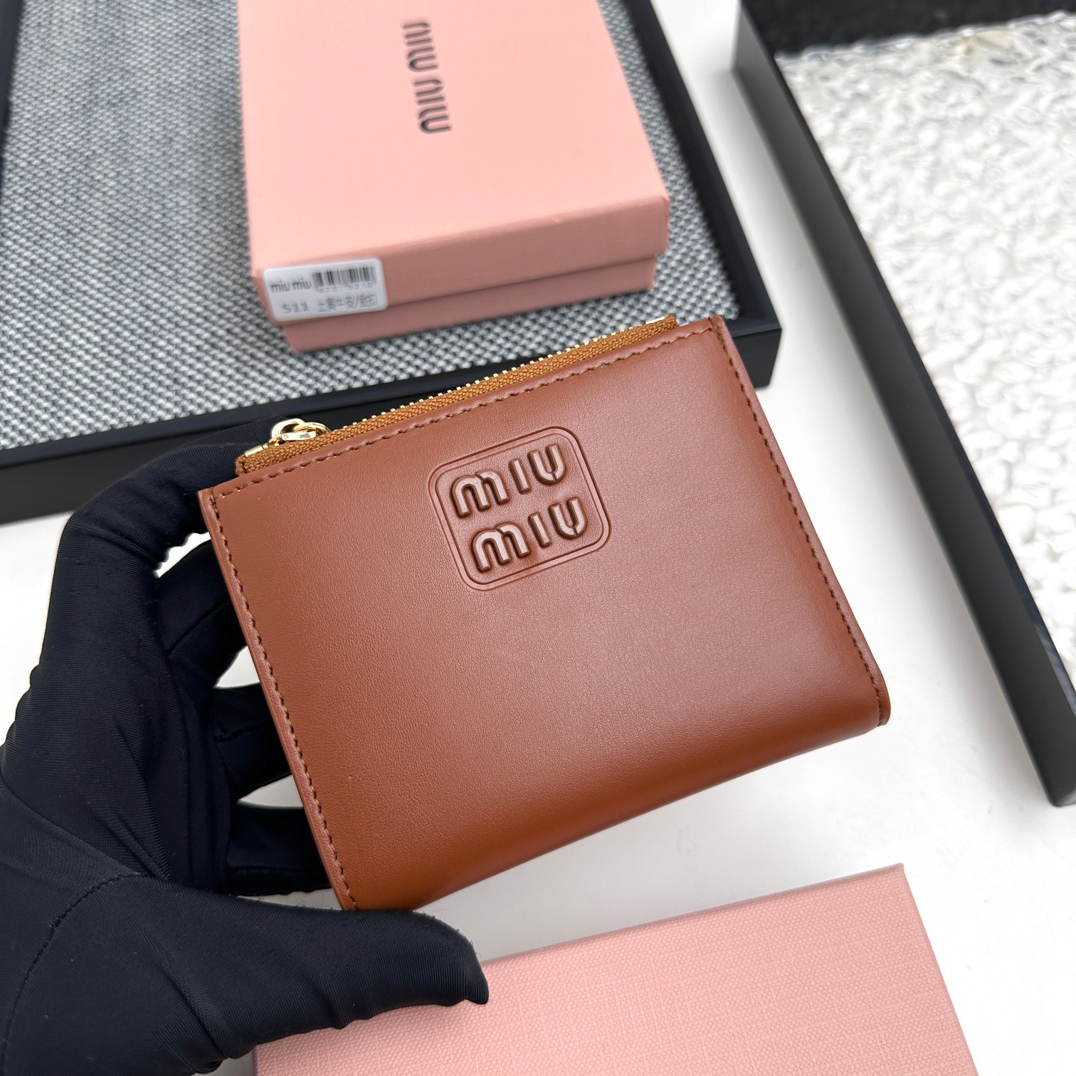 ミュウミュウ アルカディ レザー 財布「Arcadie Wallet」
