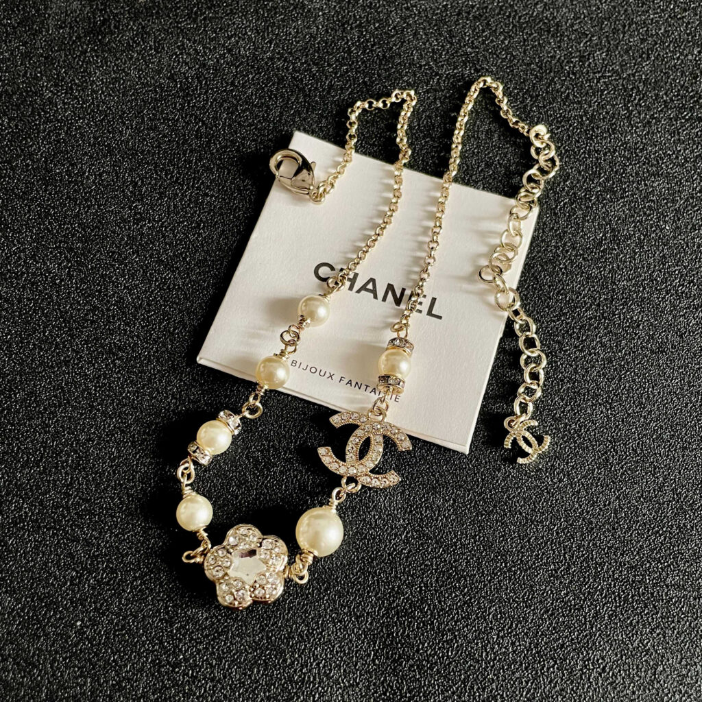 シャネル「Chanel」パール＆ダブルCネックレス
