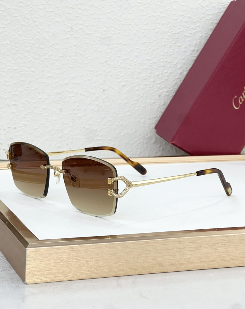 【高級品入庫】Cartier クラシカル貴族風サングラス「上質フレーム」