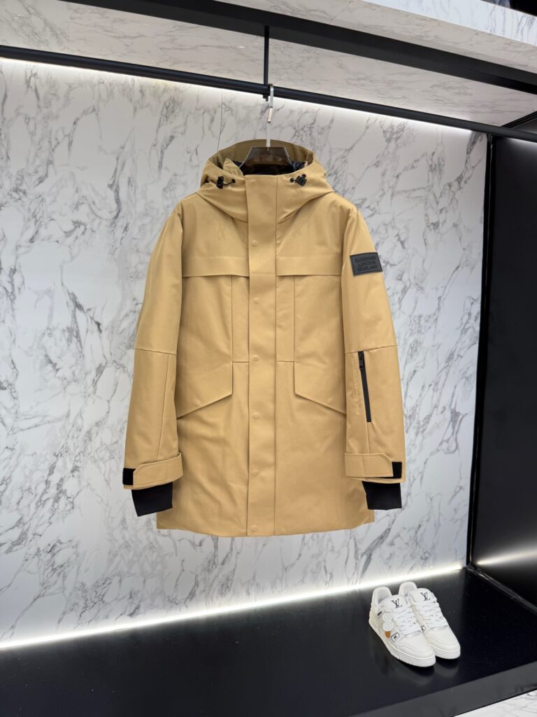 バーバリー「Burberry」秋冬ミドル丈フード付きダウンジャケット