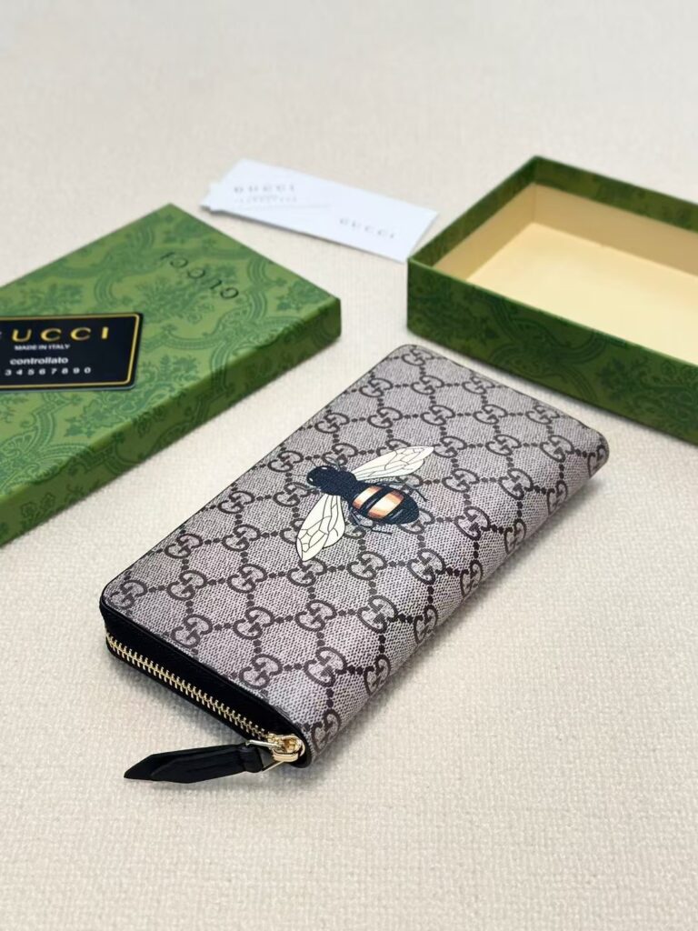 グッチ「Gucci」シグネチャー レザー ウェブ ジップアラウンドウォレット