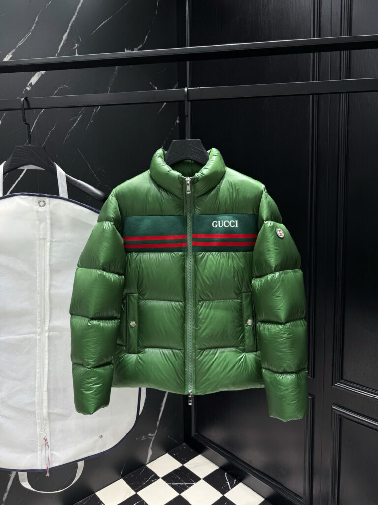 グッチ「Gucci」秋冬ダウンジャケット スタンドカラー