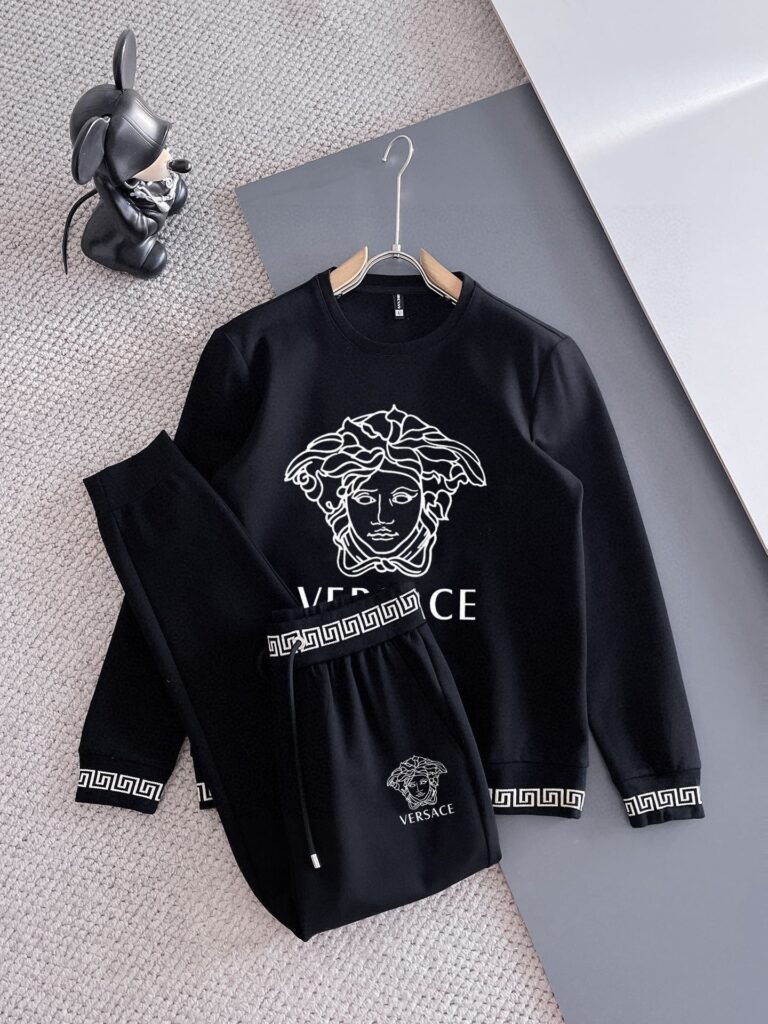 ヴェルサーチ「Versace」秋冬 メンズ カジュアルスポーツセット