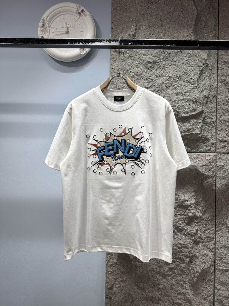 フェンディ「Fendi」 アイコンロゴ 刺繍Tシャツ