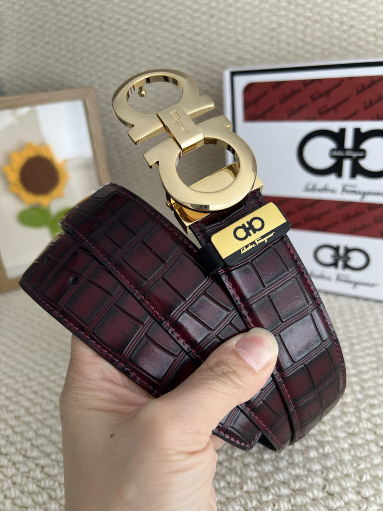 【新規倉庫入り】Salvatore Ferragamo 職人仕上げ高級ベルト「全長約 100cm」