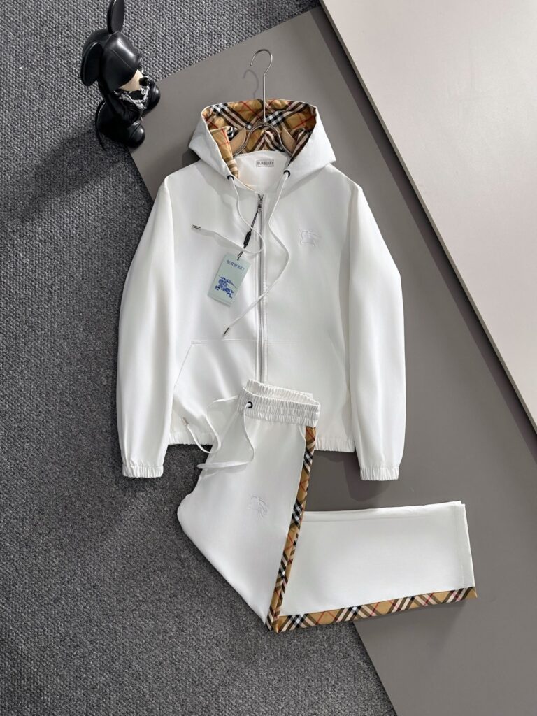 バーバリー「Burberry」秋冬 メンズカジュアルスポーツセット