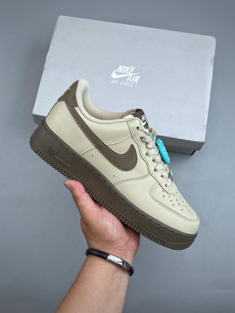 ナイキ エア フォース 1 トレンドスニーカー「Nike Air Force 1」