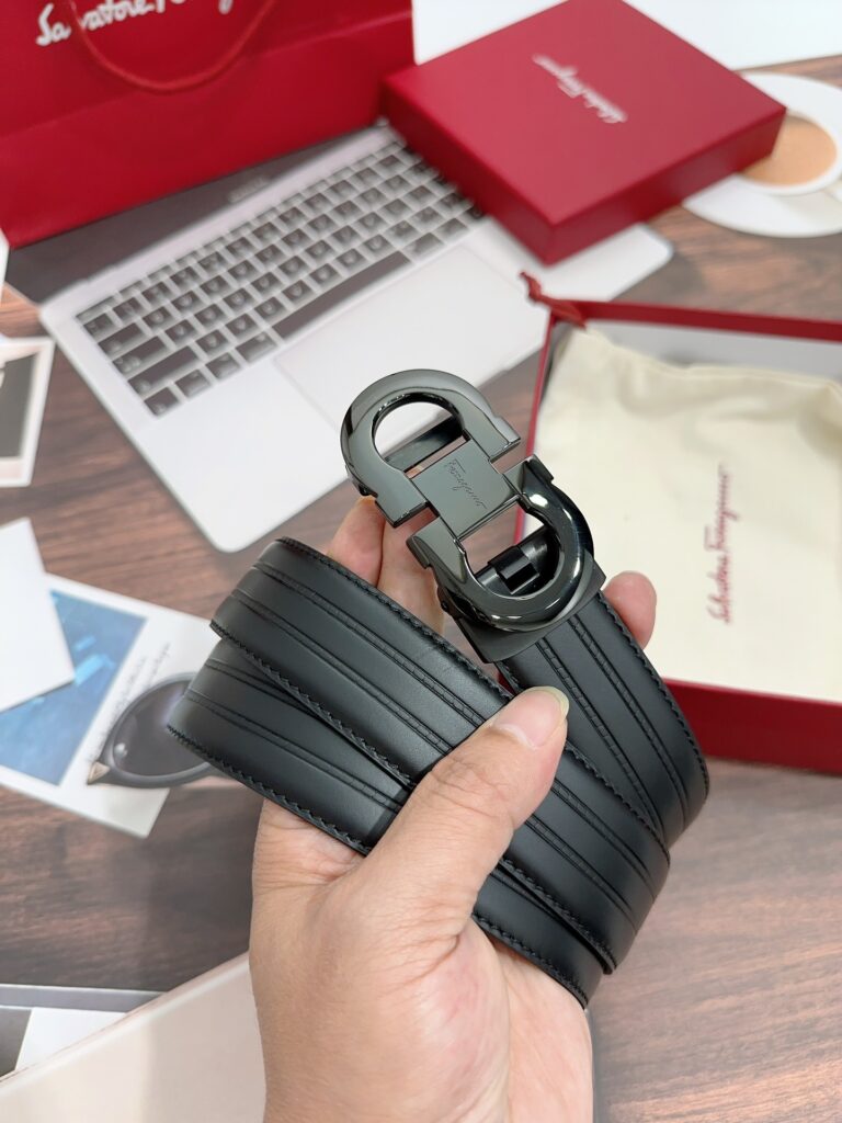 【新規倉庫入り】Salvatore Ferragamo 職人仕上げ高級ベルト「全長約 100cm」
