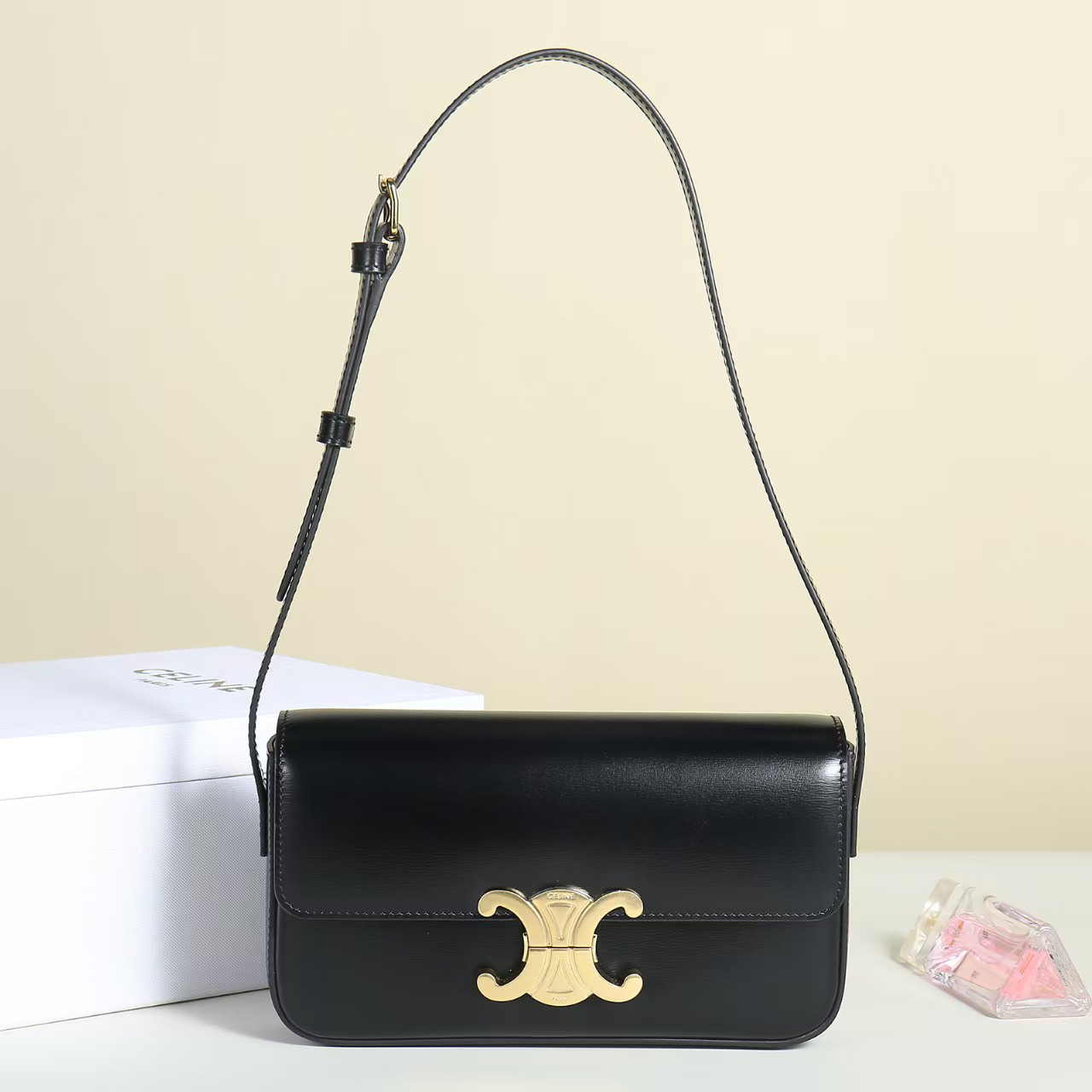 セリーヌ「Celine」TEEN GARANCEエナメル牛革ハンドバッグ