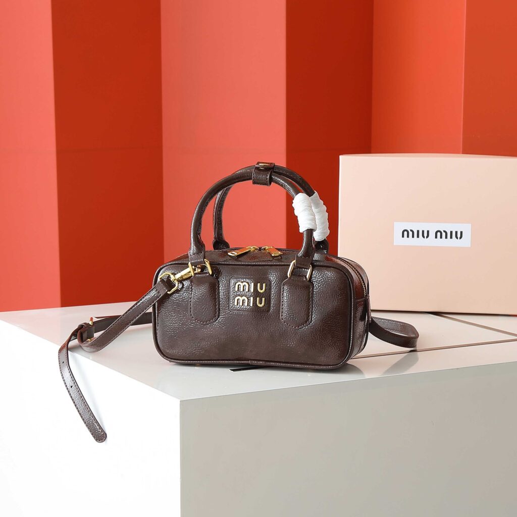 ミュウミュウ アルカディ レザー レギュラーバッグ「Arcadie Bag」