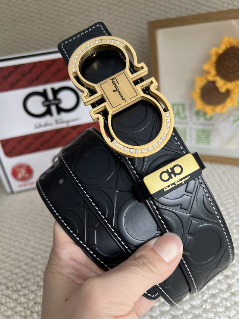 【新規倉庫入り】Salvatore Ferragamo 職人仕上げ高級ベルト「全長約 100cm」