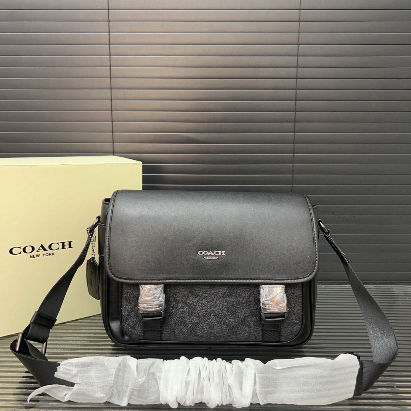 コーチ「Coach」 Racer Tra カラーブロック フラップ メッセンジャーバッグ