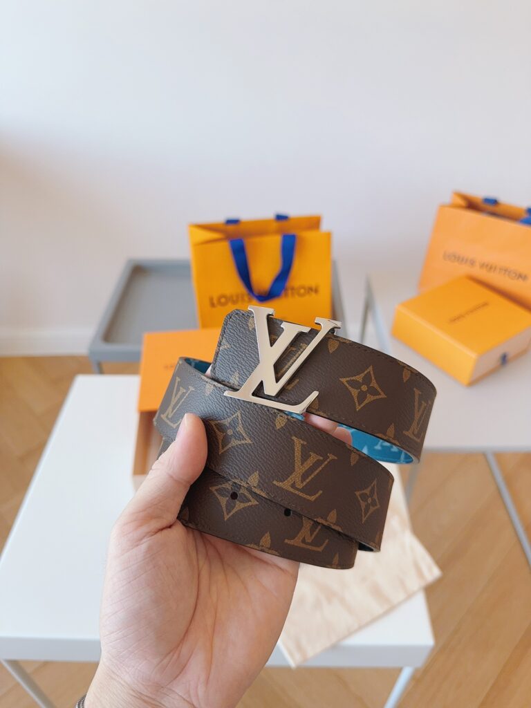 ルイ・ヴィトン「Louis Vuitton」ベルト・LV イニシャル 40MM