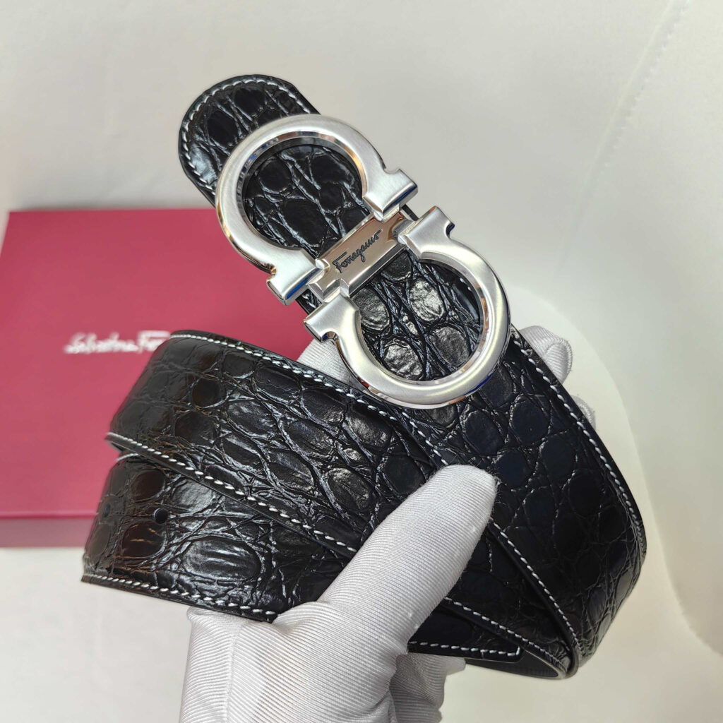 【新規倉庫入り】Salvatore Ferragamo 職人仕上げ高級ベルト「全長約 100cm」