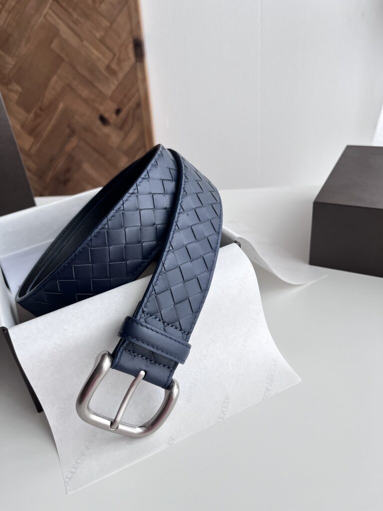 【ブランド品入庫】Bottega Veneta 上質素材ラグジュアリーベルト「全長約 100cm」