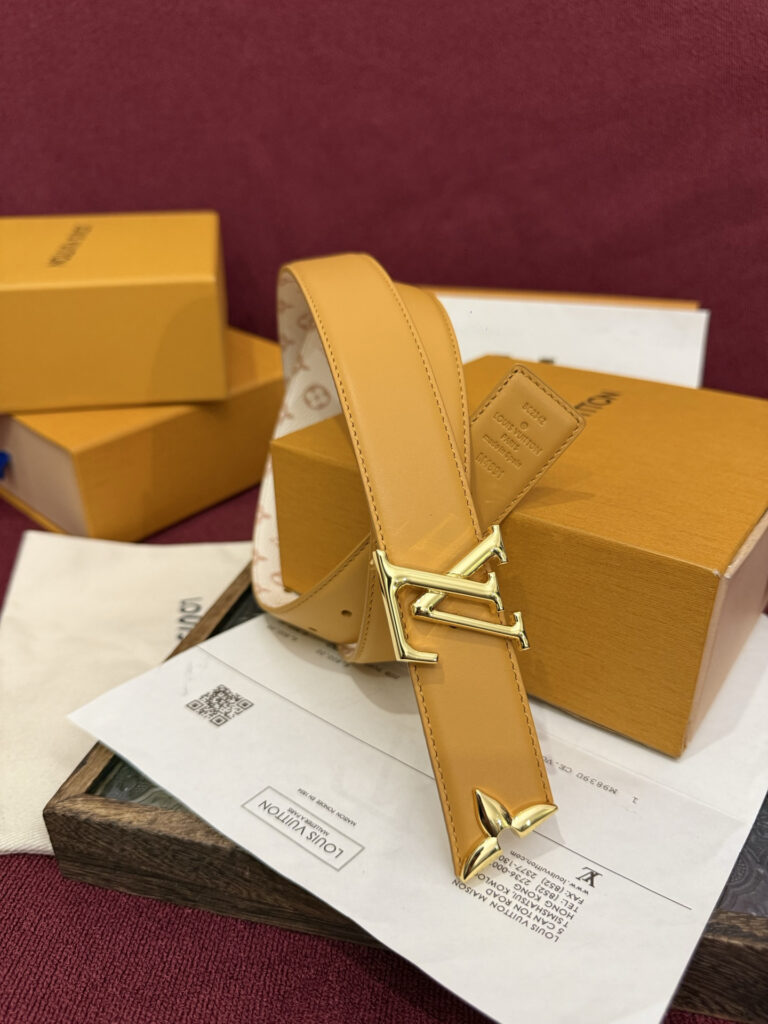 【新商品入荷】Louis Vuitton クラシックハイクオリティベルト「全長約 100cm」