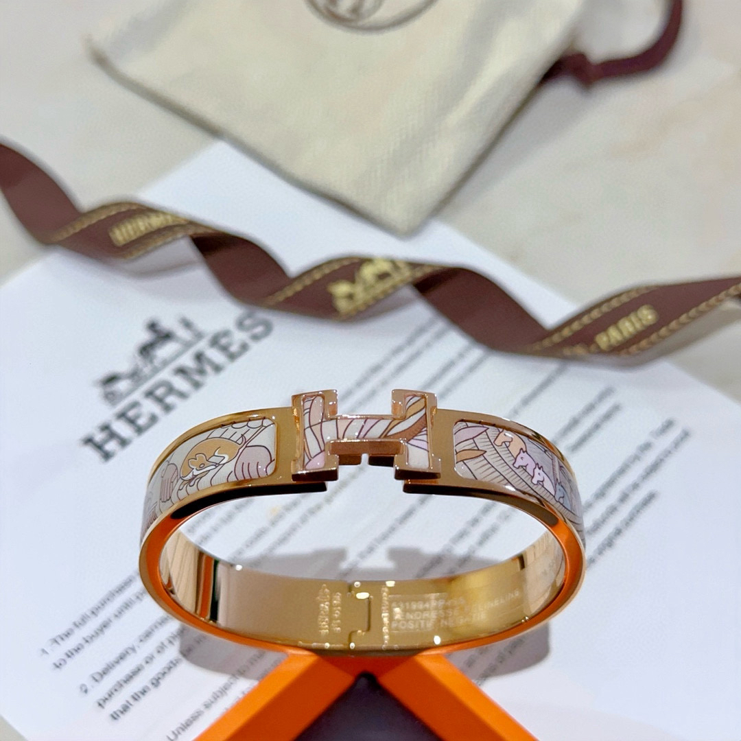 エルメス ブランドの象徴的なブレスレット