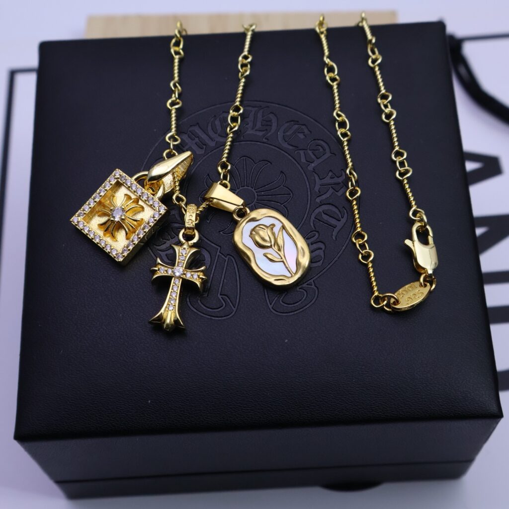 クロムハーツ「Chrome Hearts」チャームペンダント 2026