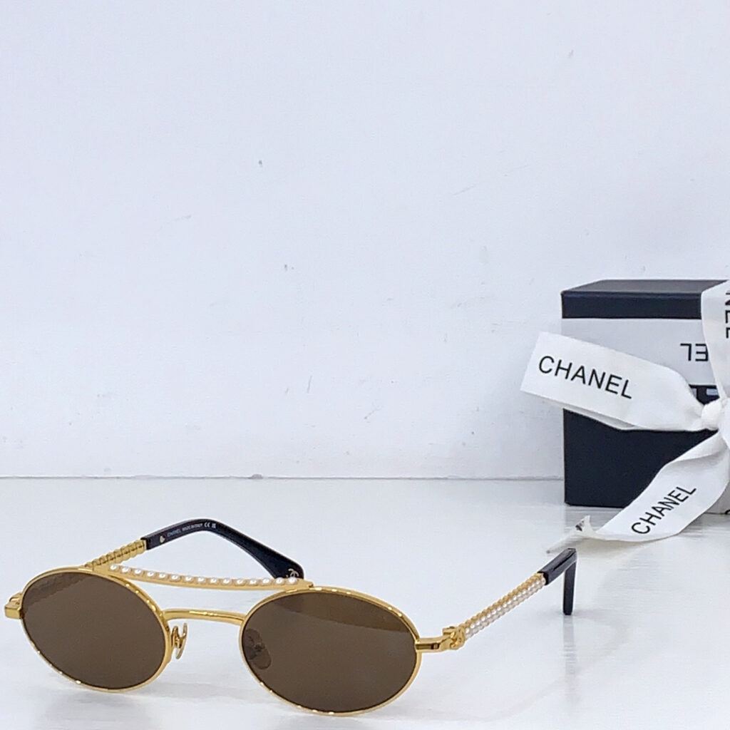 【新作到着】Chanel ハイセンスデザインサングラス「遮光レンズ搭載」
