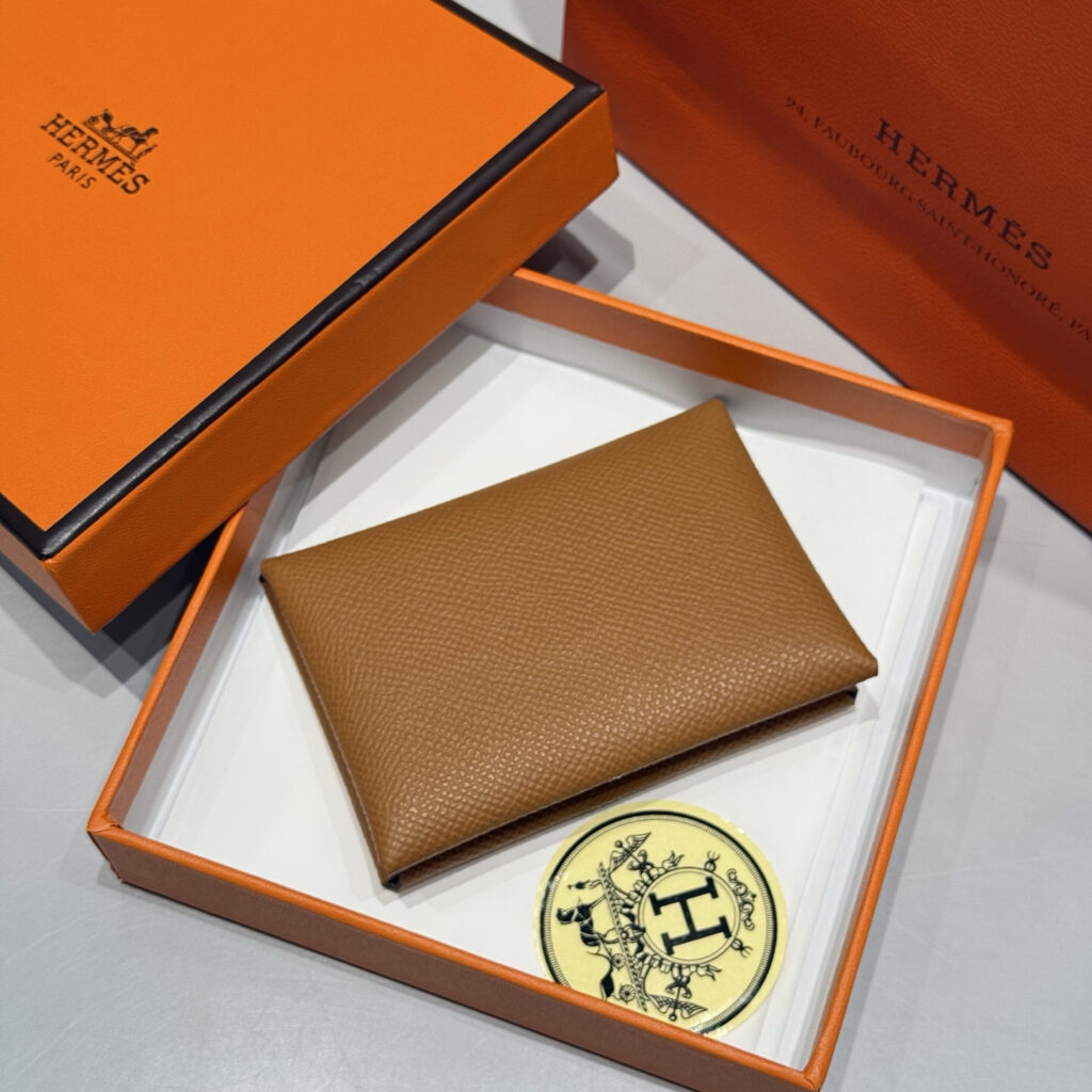 【限定新入荷】エルメス Calvi Duo 二層仕様カードケース「薄型収納」