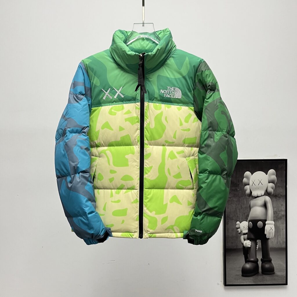 ザ・ノースフェイス XX KAWS 夢のコラボレーション ファッションフーディダウンジャケット 男女兼用